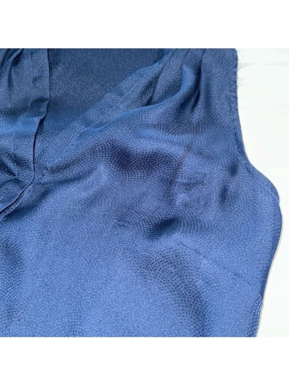 Banana Republic Womens Navy Sleeveless V-Neck Blouse S 100% Polyester - Picture 4 of 8